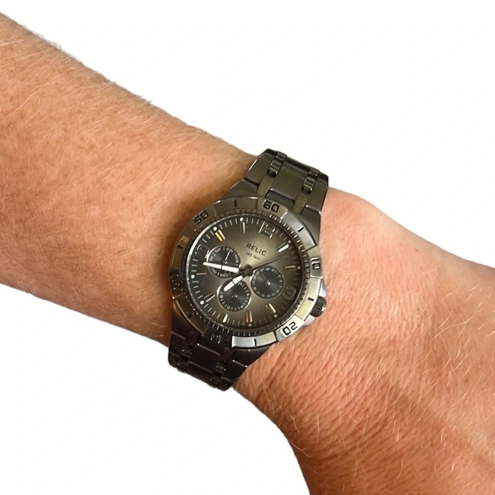 Relic Wristwatch Silver Links Mens Stainless Steel Water Resistant